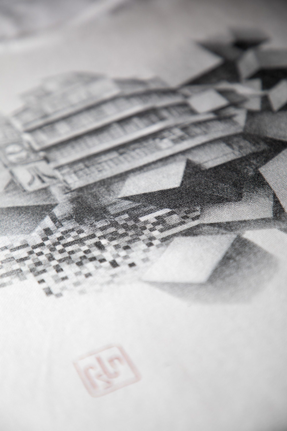 Composition graphique grise imprimée sur textile blanc